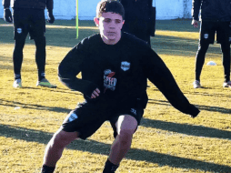 Mateo Apolonio se convirtió en el jugador más joven en debutar en la Primera División. Instagram/ @prensariestra