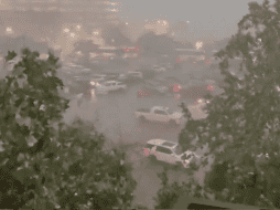 Las tormentas de este jueves azotaron la ciudad dejando un rastro de destrucción. X/@TexasTribune