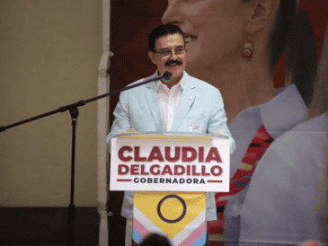 El Dr. Carlos Lomelí durante su participación en el foro de diversidad sexual. ESPECIAL
