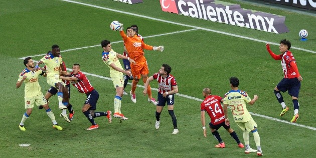 Dónde Ver EN VIVO la Semifinal América vs Chivas: Guía para No Perderte el Partido