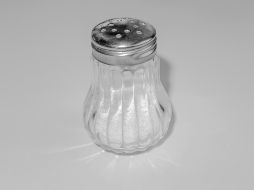 El consumo de sal reduce el riesgo de que se presenten enfermedades. ESPECIAL / Foto de Олександр К en Unsplash