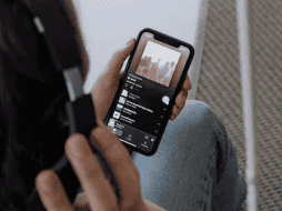 Spotify se destaca como una de las plataformas preferidas tanto por el público como por los artistas en México.  PEXELS/cottonbro studio