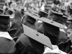 En el país, hay cinco ciudades que destacan como las mejores para que las y los recién egresados trabajen de las profesiones que estudiaron. Pixabay.