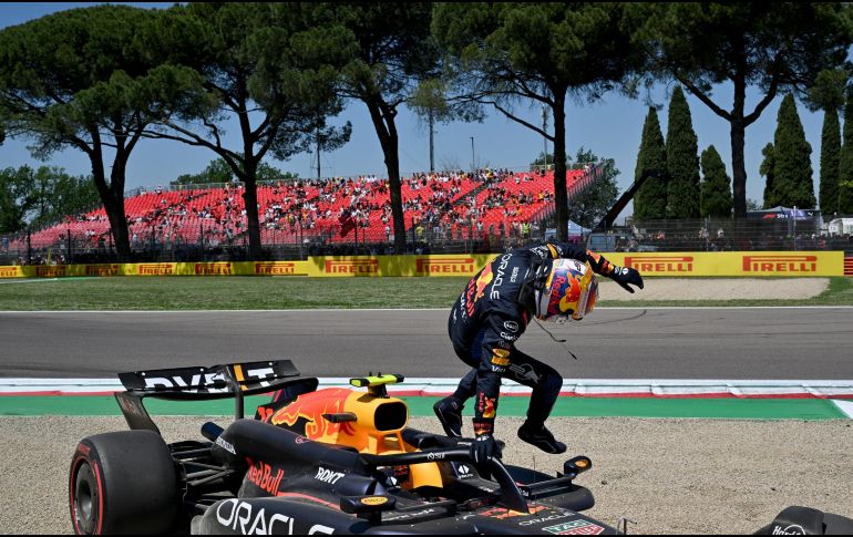 Este sábado día para el olvido para el piloto tapatío del equipo Red Bull, Sergio 