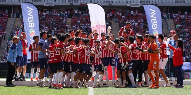 Chivas Sub-18 se consagra campeón con una actuación estelar en la final