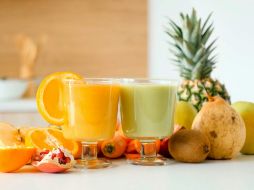 Este jugo no solo es refrescante y delicioso, sino que también ofrece propiedades específicas que ayudan a fortalecer los dientes, encías, uñas y cabello. Unsplash.