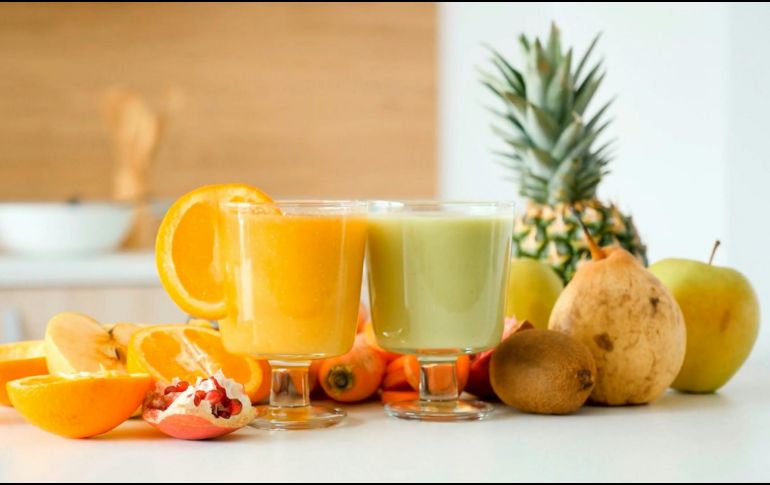 Este jugo no solo es refrescante y delicioso, sino que también ofrece propiedades específicas que ayudan a fortalecer los dientes, encías, uñas y cabello. Unsplash.