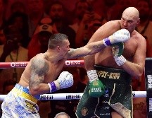 Dos jueces favorecieron a Usyk por 115-112 y 114-113, mientras que el tercero vio ganador a Fury, por 114-113. EFE/A. Haider