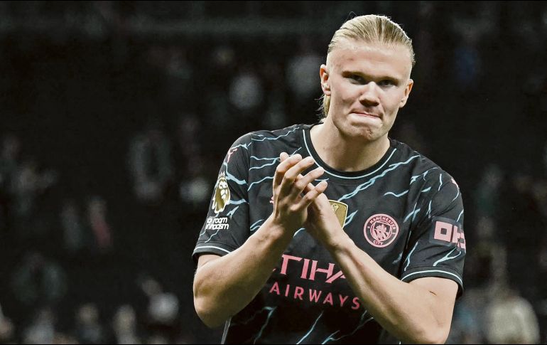 Con 27 tantos en Premier League, el noruego Erling Haaland busca asegurar su título de goleo y ganar su segunda liga con los “Citizens”. AFP/B. Stansall