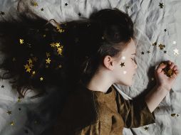 ¿Estás considerando dormir en el suelo? Consulta esta información antes de tomar una decisión. UNSPLASH/Annie Spratt