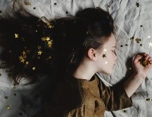 ¿Estás considerando dormir en el suelo? Consulta esta información antes de tomar una decisión. UNSPLASH/Annie Spratt