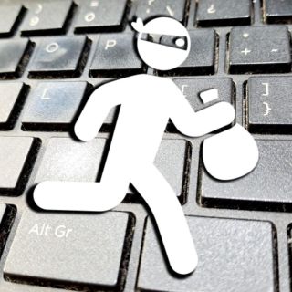 Evita caer en un fraude en línea con estos pasos