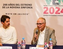 Sergio Alejandro Matos (der), director del FCM y Marcelo Garciarce Dávila (izq), nieto de don Jorge y gerente de Trade Marketing Embotelladora Aga, hablaron de los pormenores del galardón. EL INFORMADOR / A. Navarro. EL INFORMADOR / A. Navarro