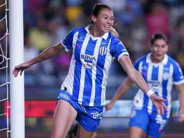 Christina Burkenroad en festejo de gol, durante el partido de vuelta de la semifinal del torneo Clausura 2024. IMAGO7
