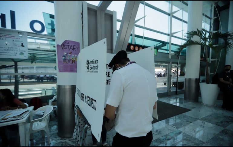 De acuerdo con el Consejo General del INE, se aprobó la extensión del periodo de vigencia. SUN/ ARCHIVO