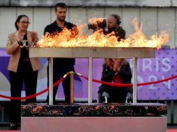 La llama olímpica de París 2024 fue la gran estrella este martes 21 de mayo de la alfombra roja del Festival de Cannes. AFP / G. Iroz