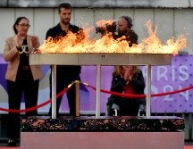 La llama olímpica de París 2024 fue la gran estrella este martes 21 de mayo de la alfombra roja del Festival de Cannes. AFP / G. Iroz