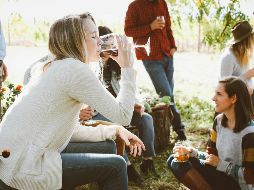 Beber alcohol a diario es un hábito que reduce la calidad de vida. UNSPLASH/Kelsey Chance