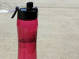 El suero oral no es el remplazo o sustituto del agua en situaciones normales de hidratación. Pixabay.