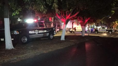 El cuerpo del abatido será llevado a las instalaciones del Instituto Jalisciense de Ciencias Forenses en espera de que sea reconocido por algún familiar. CORTESÍA/ Policía de Guadalajara