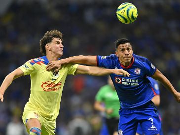 América y Cruz Azul, dos gigantes del fútbol mexicano, están preparados para protagonizar una serie de encuentros que sin duda quedarán en la memoria de los aficionados. IMAGO7.