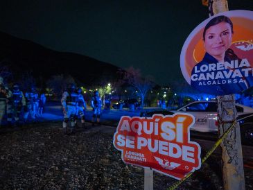 Fuertes vientos hicieron colapsar el templete donde Lorena Canavati, candidata a presidenta municipal de San Pedro, y Jorge Álvarez Máynez, candidato a la presidencia de México estaban presentes. EFE/M. Sierra