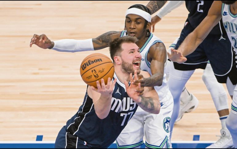 Luka Doncic sumó 33 puntos en una noche en la que los Mavericks no fueron efectivos desde el perímetro. EFE/C. Lassig