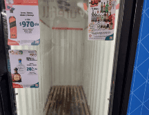 Oxxo anunció en algunos estados que restringiría la venta de bolsas de hielo a máximo tres piezas por persona. ESPECIAL