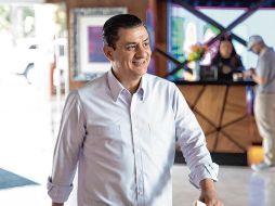 El político mantiene la visita a colonias de la ciudad para presentar su proyecto. ESPECIAL