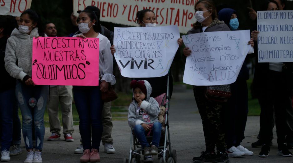 Los padres de los niños con cáncer han salido a las calles para manifestarse por la falta de medicinas. EL INFORMADOR/Archivo