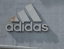 Estos tenis Adidas cuentan con una super oferta en Mercado Libre. ESPECIAL / Unsplash Henry & Co.