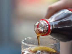 La Coca Cola es una de las bebidas más consumidas en México. ESPECIAL/ Foto de Inna Kapturevska_Ua en Unsplash