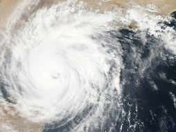 Un huracán se define como un remolino de gran tamaño en forma de embudo que ocurre en la atmósfera baja. Unsplash.