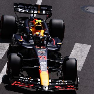 Descalificación de pilotos beneficia a Checo Pérez