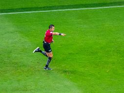 El árbitro central señaló una falta dentro del área que muchos consideran dudosa. /IMAGO