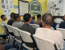 Migrantes con problemas de drogadicción acuden a terapias el 26 de mayo de 2024 en Ciudad Juárez. EFE/Luis Torres
