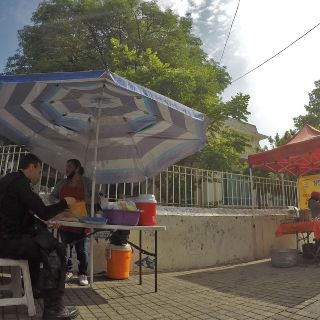 ¡Ojo! NO debes comer estos alimentos en la calle en esta ola de calor