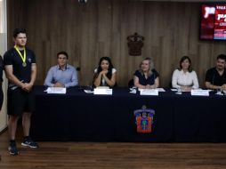La carrera es organizada por estudiantes de la licenciatura Médico Cirujano y Partero, quienes se organizaron para diseñar las medallas y las camisas distinguidas de la competencia deportiva. ESPECIAL