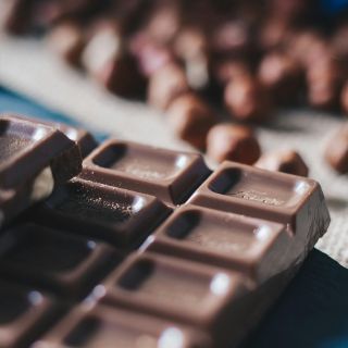 Expertos aseguran que comer este chocolate a diario es saludable