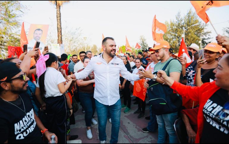 Cerca de mil personas acompañaron al candidato, ESPECIAL / GERARDO QUIRINO
