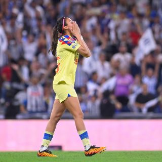 Jugadora de América explota contra camarógrafo tras perder ante Rayadas (VIDEO)