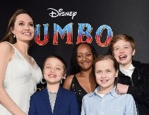 La relación entre Jolie y Pitt despertó las alarmas de los fanáticos al conocerse que la actriz de “Malefica” había atravesado un episodio violento en un avión, el actor maltrató físicamente a su exesposa y sus seis hijos en un vuelo privado.AFP/ARCHIVO