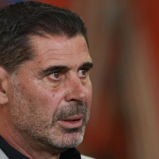 Chivas confirma ofertas por Fernando Hierro