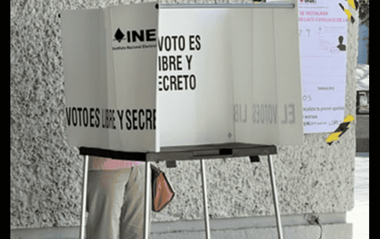 El Presidente de México realizará la transición el 1 de octubre del 2024 y no el 1 de diciembre como se había hecho en anteriores sexenios. SUN/ARCHIVO