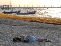 El agua salada puede tener consecuencias graves para el cuerpo humano y para entender el porqué, radica en la salinidad. AP / ARCHIVO