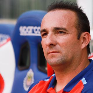 Chivas femenil ratifica a Joaquín Moreno como entrenador