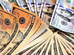 El precio del dólar fluctuó en un rango abierto, alcanzando un máximo de 17.1395 unidades. Unsplash