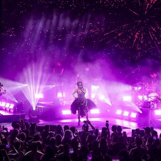 Noche rosa pop con Belanova