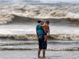el SMN vigila una zona de baja presión al sur de El Salvador, con 10% de probabilidad para desarrollo ciclónico en 48 horas y en 7 días. AP / ARCHIVO