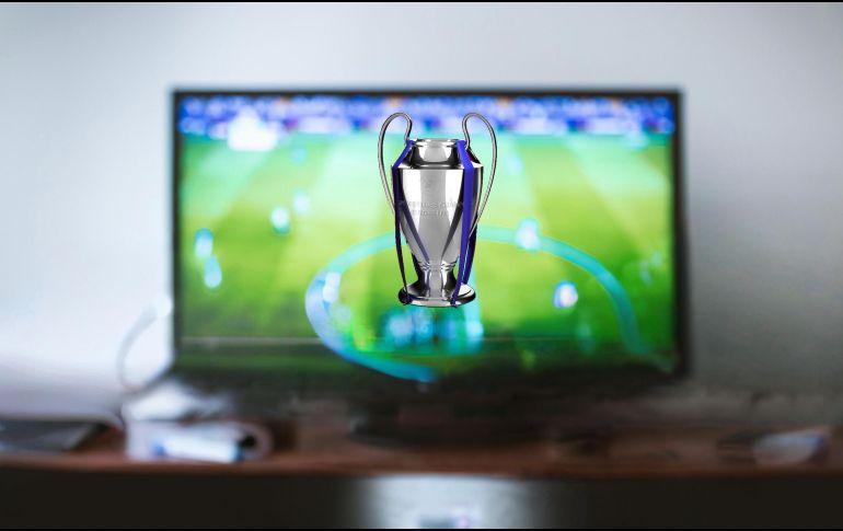 Aficionados gustan de ver el futbol en casa, con la familia o amigos. ESPECIAL / Foto de JESHOOTS.COM en Unsplash